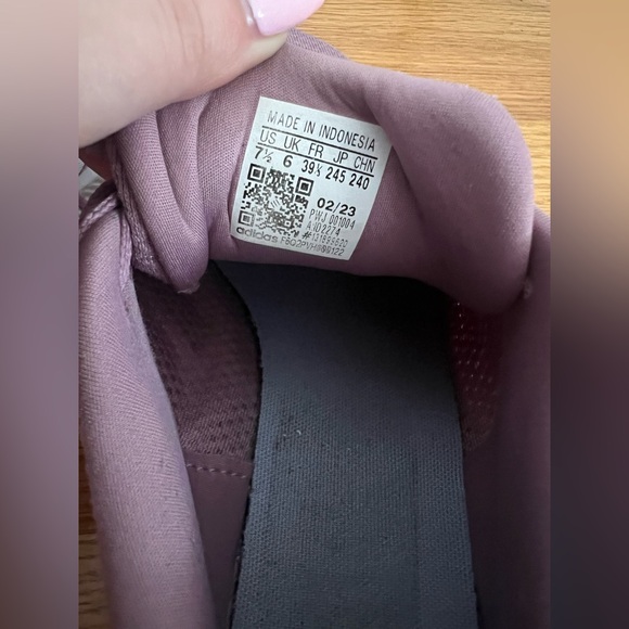 Women’s Adidas Cloud Foam Sneakers - Picture 8 of 8